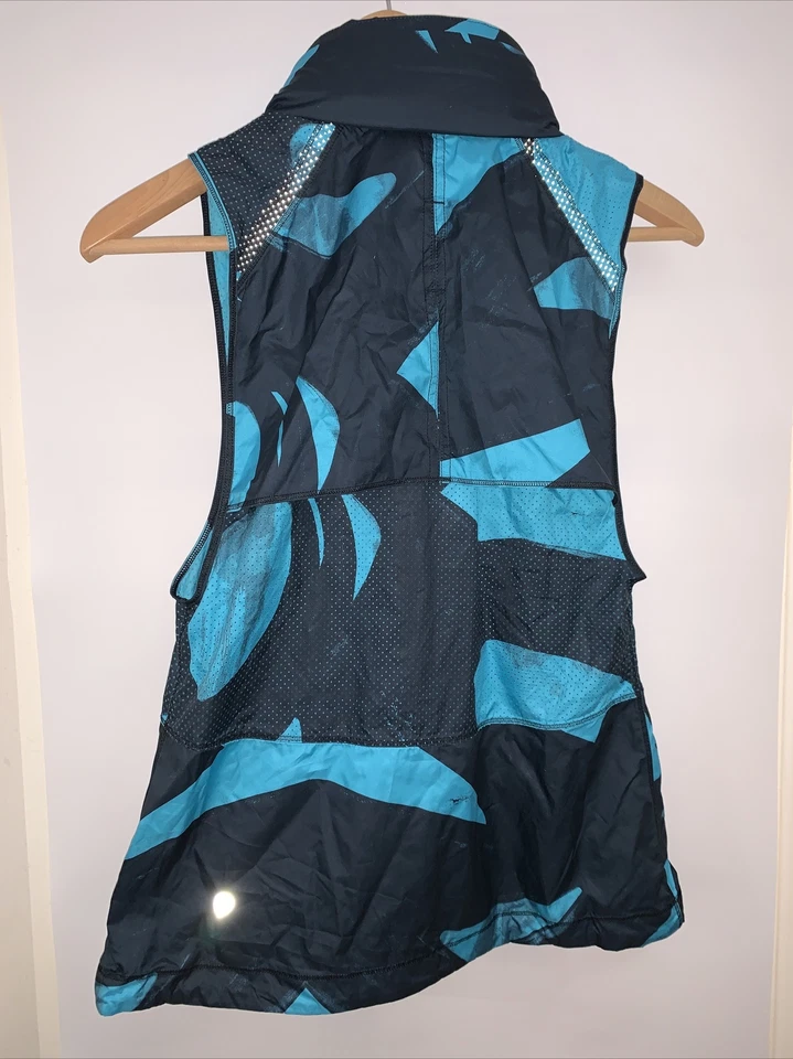 Lululemon Pack-It Vest NWT Size 4 BSSX Blue  Hood Zips Into Collar - Image 3 of 4