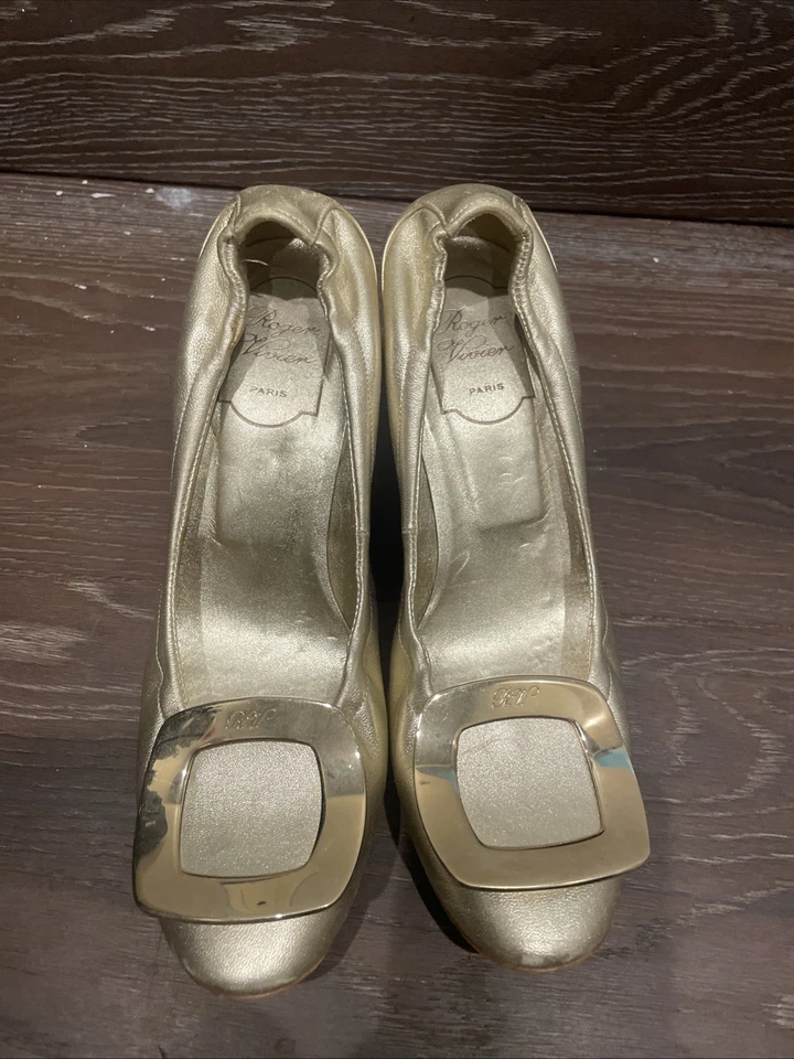 Золотистые кожаные туфли-лодочки Roger Vivier с золотой пряжкой размер 36,5 - Изображение 2 из 4