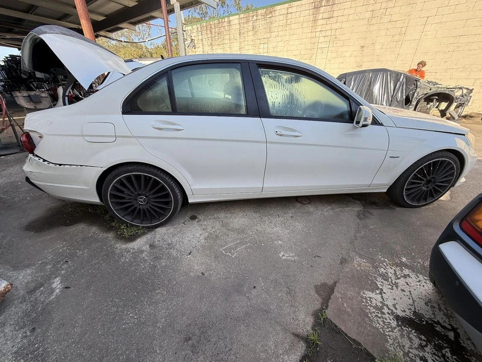 MERCEDES BENZ C CLASS W204 S204 07/2007-07/2014 ANTENNA SHARK FIN  - image 3 of 4