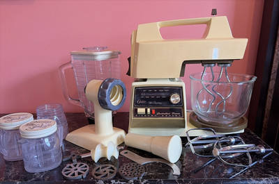 Vintage Oster Regency Kitchen Center 10-Speed Mixer Blender Grinder Harvest Gold