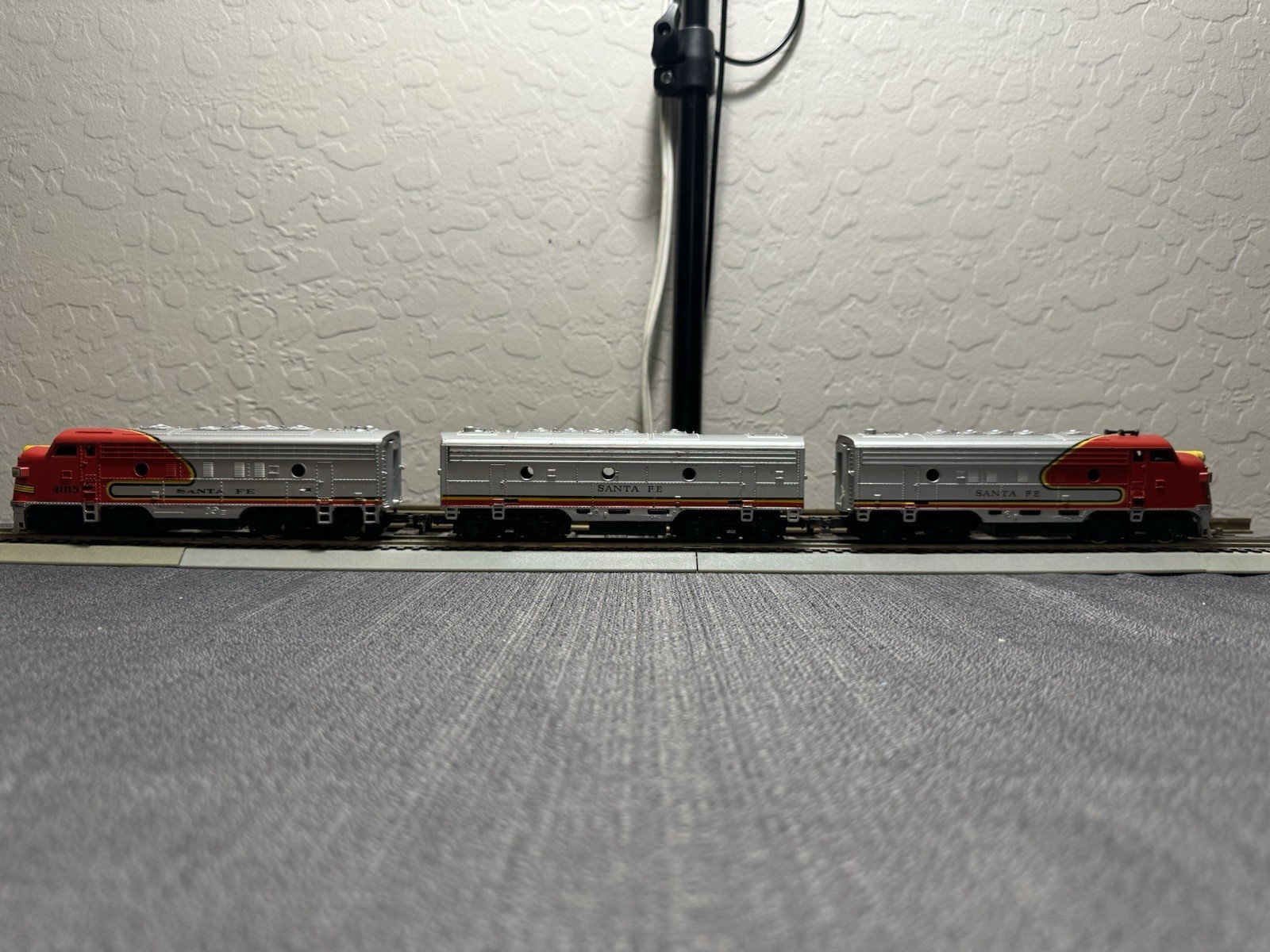 HO Scale Santa Fe F7 ABA Diesel Locomotive Set by Tyco