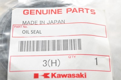 Gファイブ様 New Kawasaki NOS Oil Seal 43049-1082 FRONT BRAKE PACKING Z1000