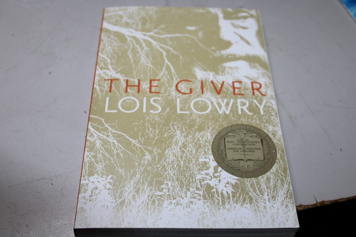 Giver Quartet Ser.: The Giver by Lois Lowry (2014, Trade Paperback
