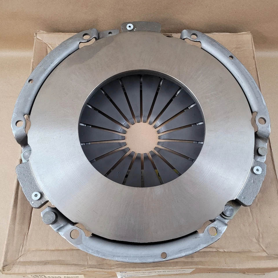 New NOS GM Clutch Kit 12388069 85099409 1988-95 Chevy GMC C/K Pickup Suburban - Image 3 of 4