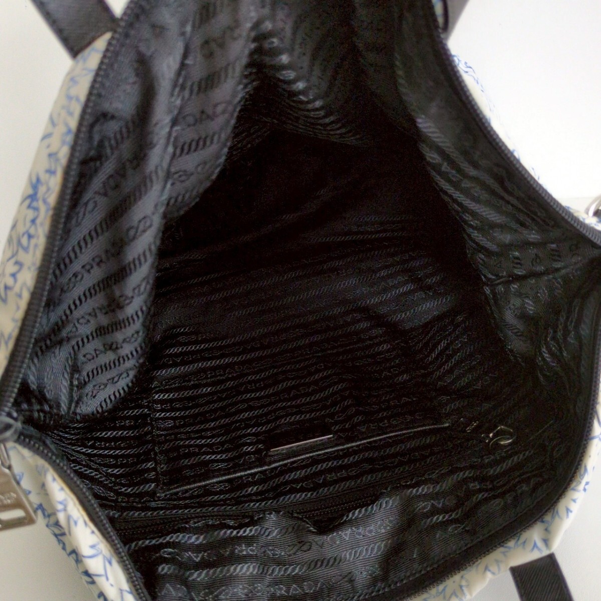 Excellent condition Prada recent leaf hemp patter… - image 8