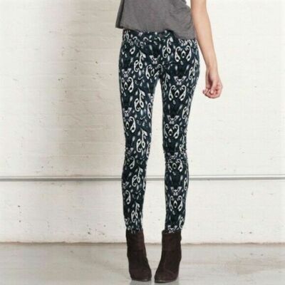 RAG & BONE / JEAN Slim Fit Skinny Leg IKAT Cordhose mit Paisley-Print für Damen