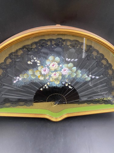 Quadro ventaglio ventaglierà nero decorato a mano firmato d'orato vintage - Foto 3 di 4