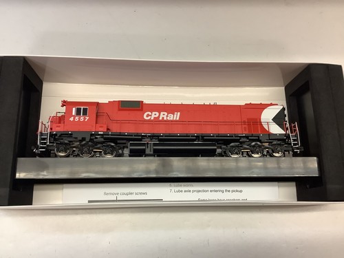 Bowser #24831 escala HO “CP Rail” M630 5 bandas analógico DCC READY Rd. #4557 | Zustand: New