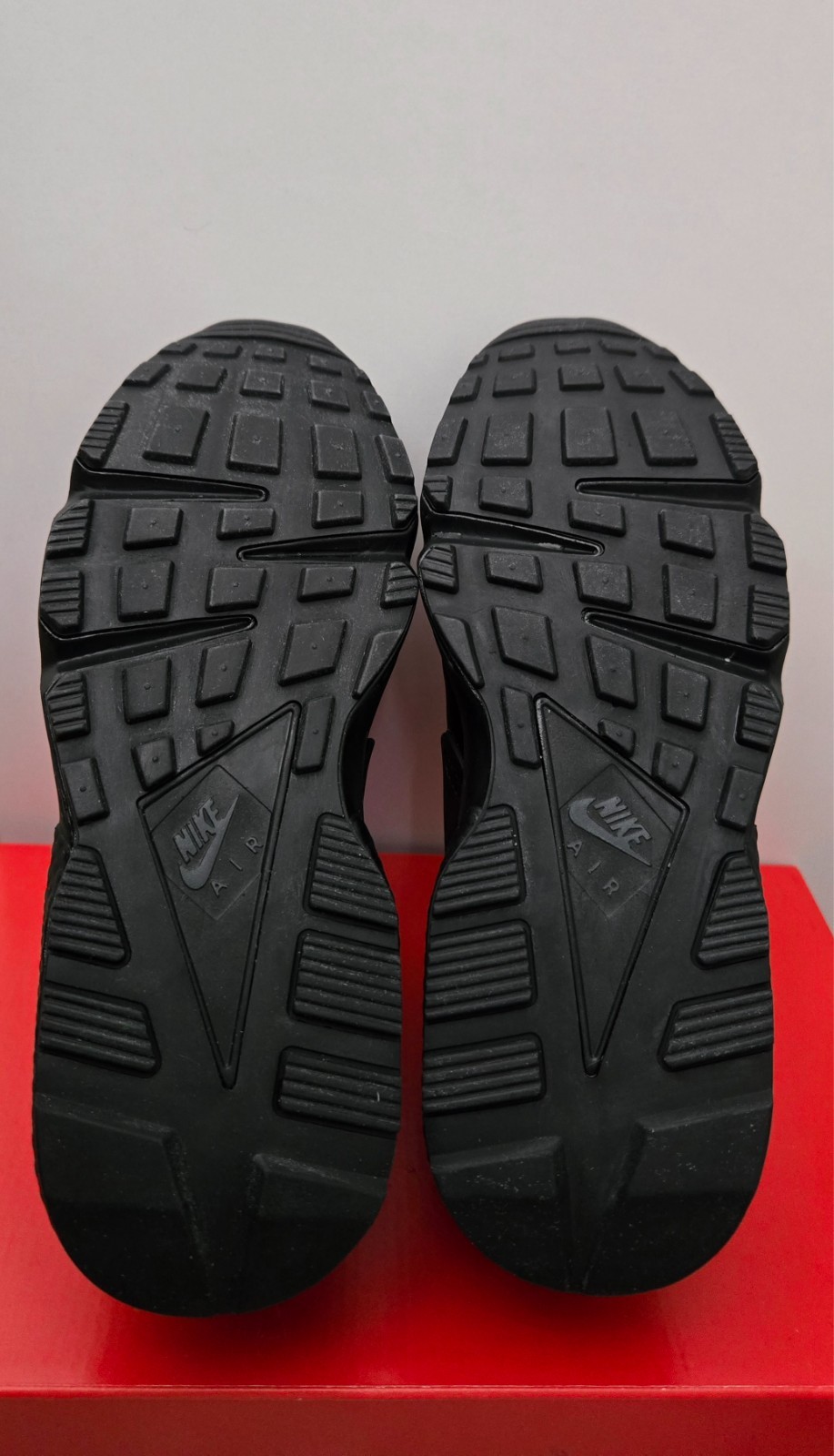 Nike Air Huarache Triple Black Athletic Running Workout Trainer DH4439-001 *2021