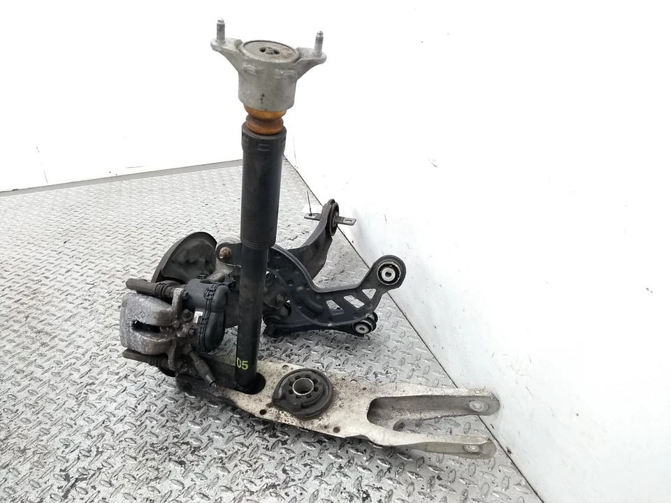 MERCEDES A CLASS LEFT REAR SUSPENSION 1.6L Petrol 12-18 - Image 3 of 4