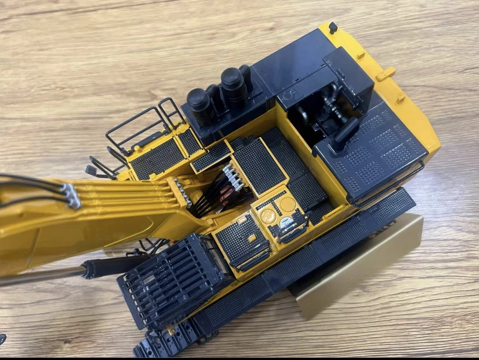 1/35 Scale LIUGONG CLG990F HD Hydraulic Excavator Diecast Model Collection Toy  - Image 4 of 4