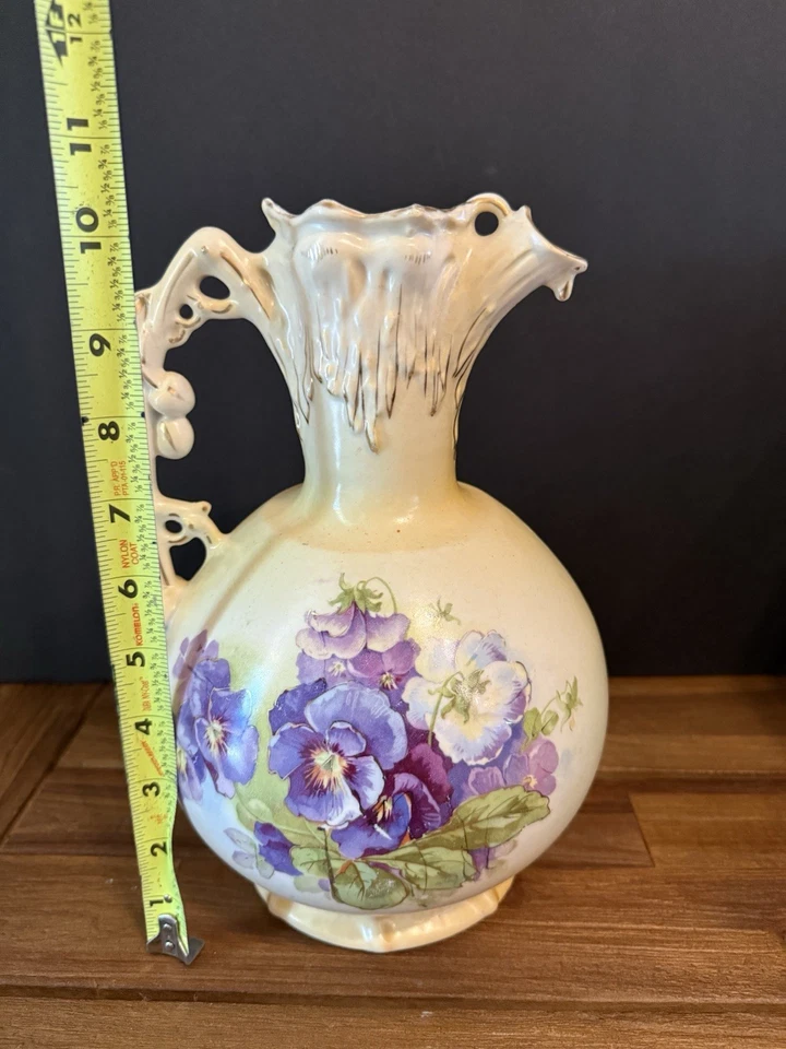 ANTIGUA JARRA DE BAYAS DE CEREZA 3D FLOR PÚRPURA PENSAMIENTO JARRÓN JARRA DORADO FIRMADO AUSTRIA Foto 2 de 4