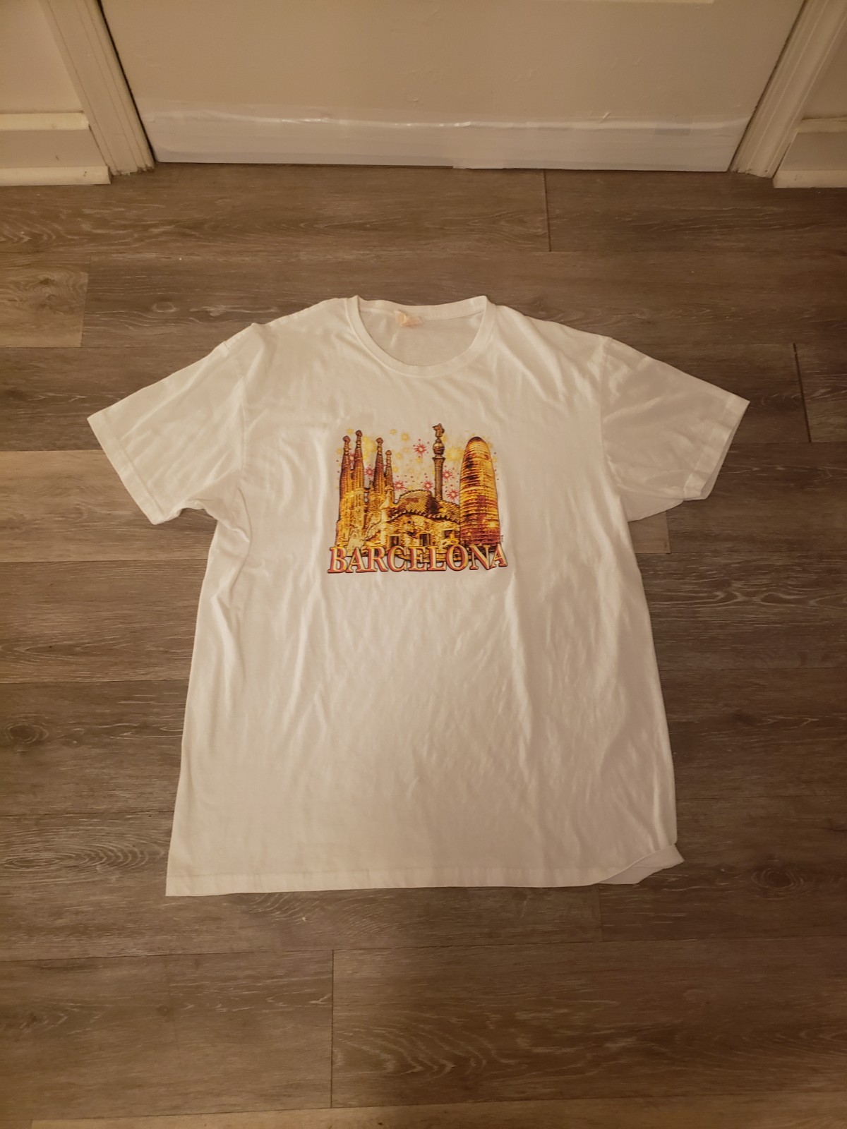 Barcelona Spain Capital City Futbol T-Shirt Men 2XL White Graphic Cotton JHK