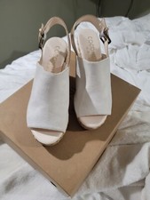 COCONUTS BY MATISSE Sz. 8m new