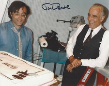DIRECTOR JOE DANTE HAND SIGNED AUTHENTIC 'GREMLINS' 8x10 MOVIE PHOTO w/COA