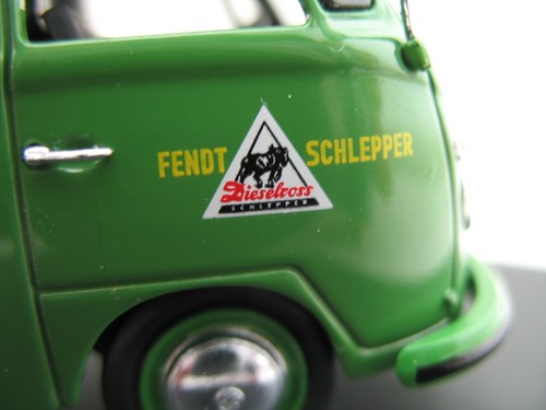Schuco Model Tractor 02594: VW Fendt Canvas Wagon T1 with Fendt Tractor, MIB - Picture 11 of 24