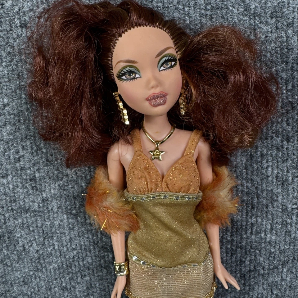 2005 My Scene My Bling Bling Boneca Chelsea Mattel com Joias e Envoltório de Pele - Imagem 2 de 4