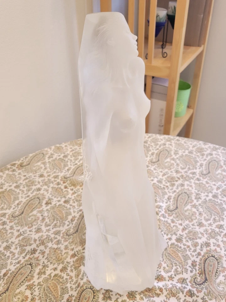 Preciosa Escultura Acrílica Michael Wilkinson "Crisálida" Edición Limitada 10/100 Foto 3 de 4