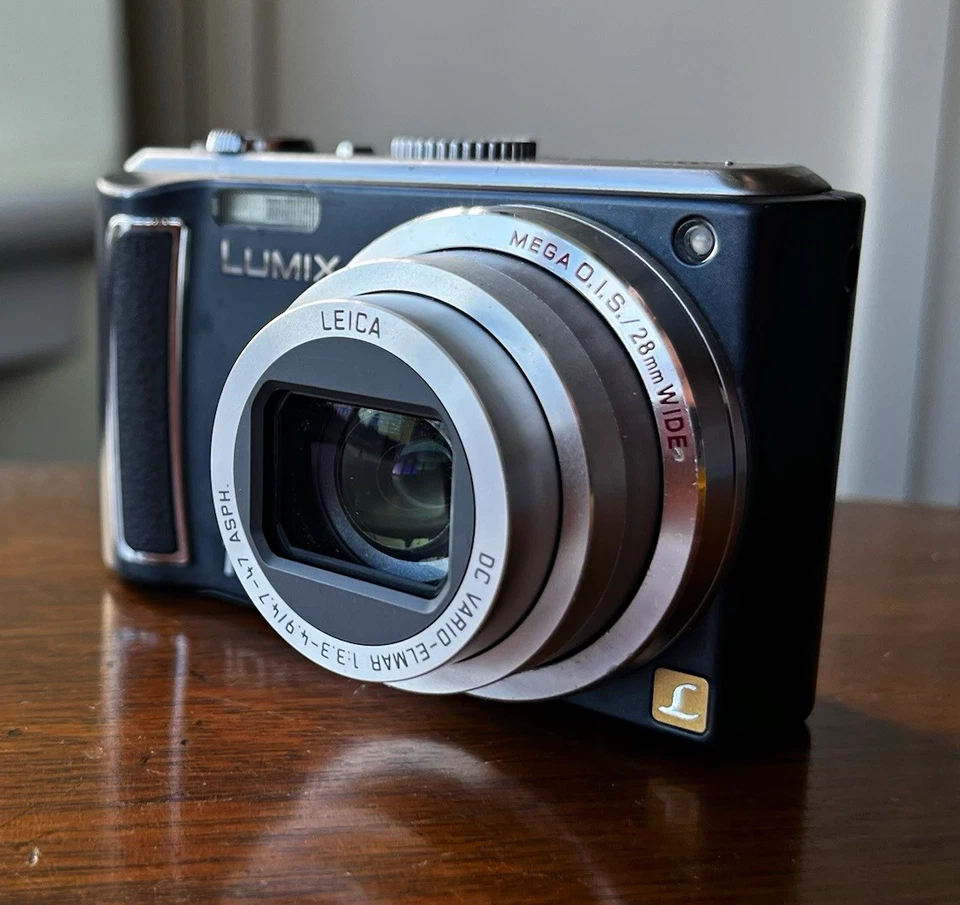 Panasonic Lumix DMC-TZ4 8.1MP Compact Digital Camera Black, photo 1 of 5