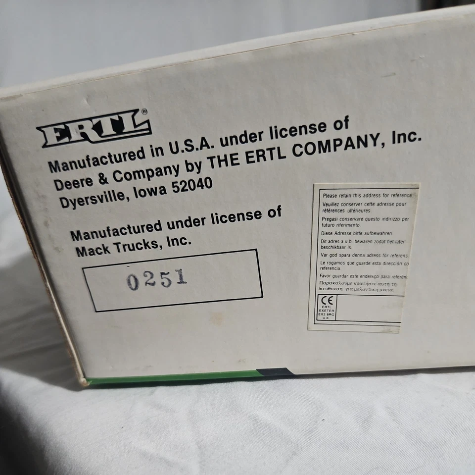 ERTL John Deere Agricultural 1:38 Diecast 1926 Mack Bulldog Camión Banco de Monedas Foto 4 de 4