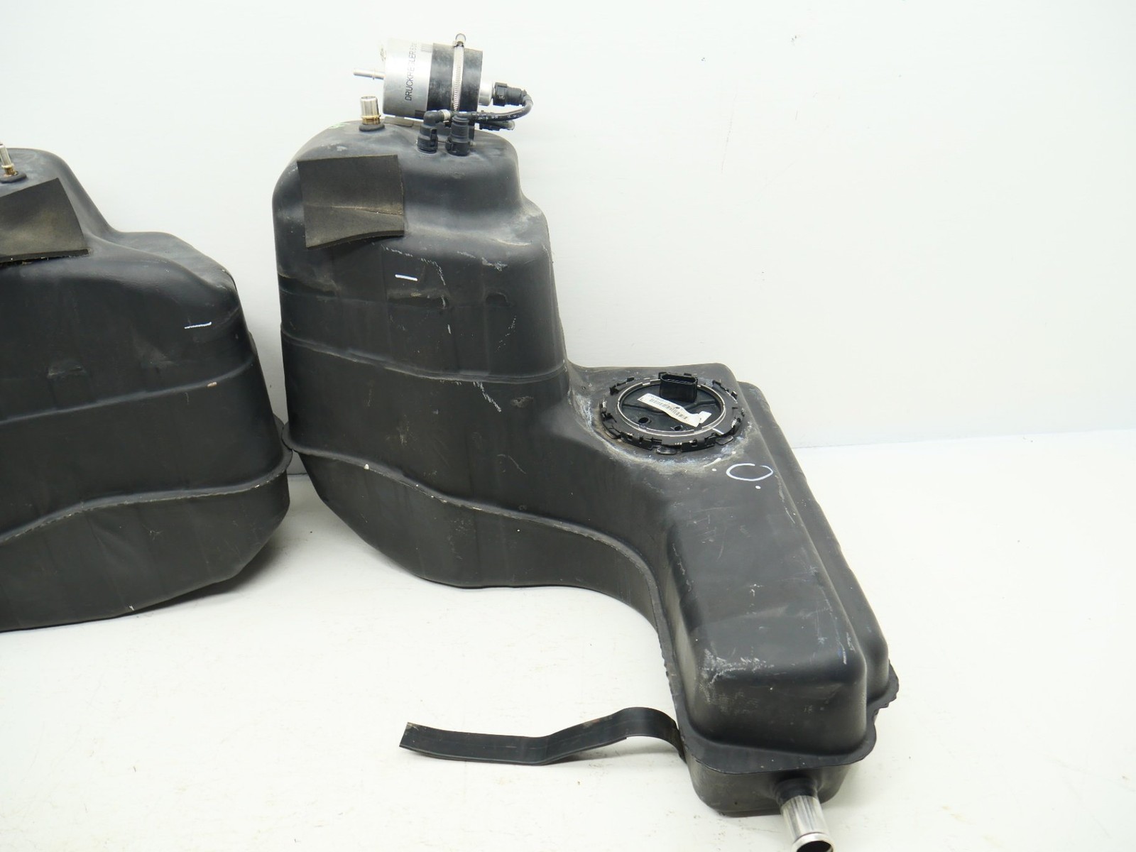 2007-2012 Audi R8 Fuel Tank Gas Reservoir Left Right Pair 420201022 OEM