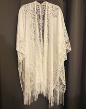 Women s White, Cream, & Gray Floral Lace Frin...