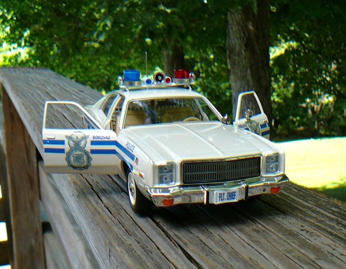 Policía de seguridad de la Fuerza Aérea de los Estados Unidos, Greenlight 1/24 Plymouth Fury 1978, coche patrulla LE - Imagen 8 de 10