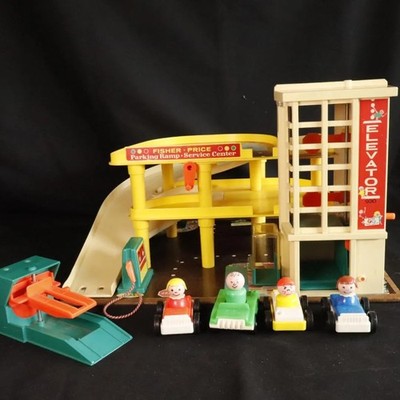 Fisher Price Garage #930 Vintage-Spielzeugauto-Rutsche mit Figuren.
