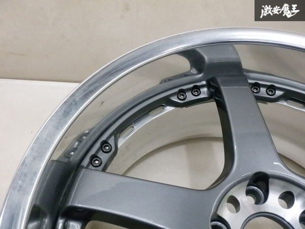 Foto 10 di 24