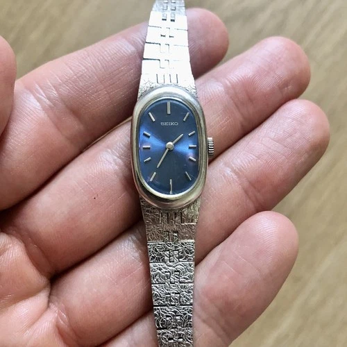 SEIKO 11-8300 Women’s Ladies Blue Dial Silver Stables Steel 850227 Vintage