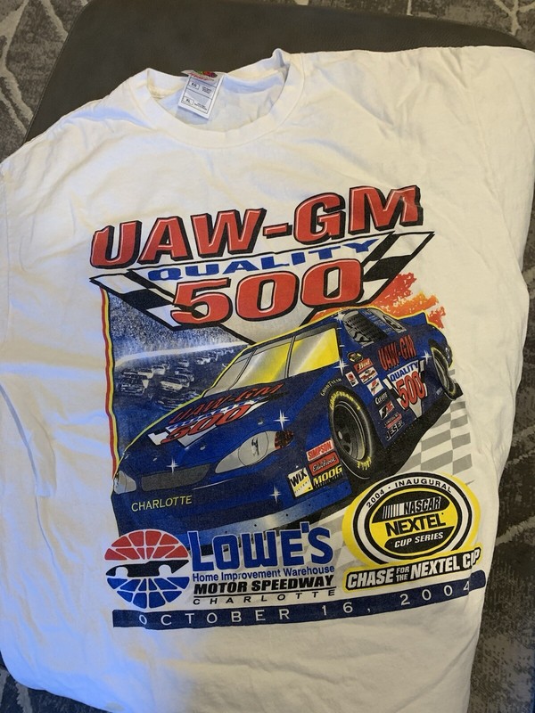Y2K NASCAR Mens XL Distressed 2004 Charlotte Motor Speedway Racing T-Shirt