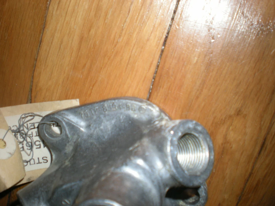 Carcasa termostato Ford Mustang II 171CI Ford Mustang II 1975-1978 D5FZ-8592-A Foto 3 de 4