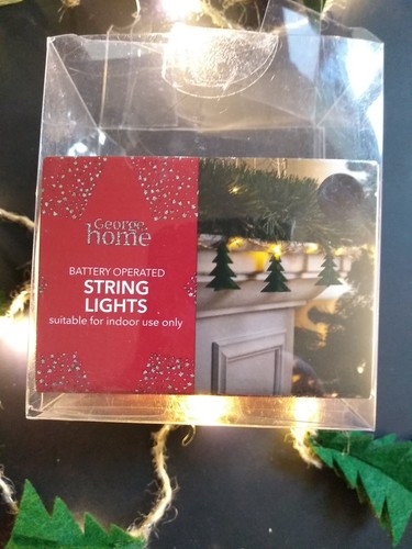 12 grüne 3D Filz Baum LED LICHTERKETTE Batteriebetrieb Neu Süßware Geschenk