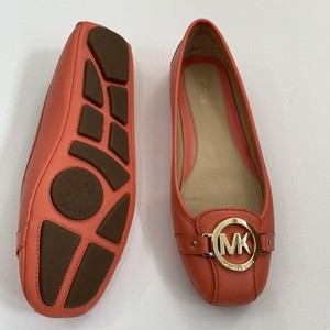 coral flat shoes
