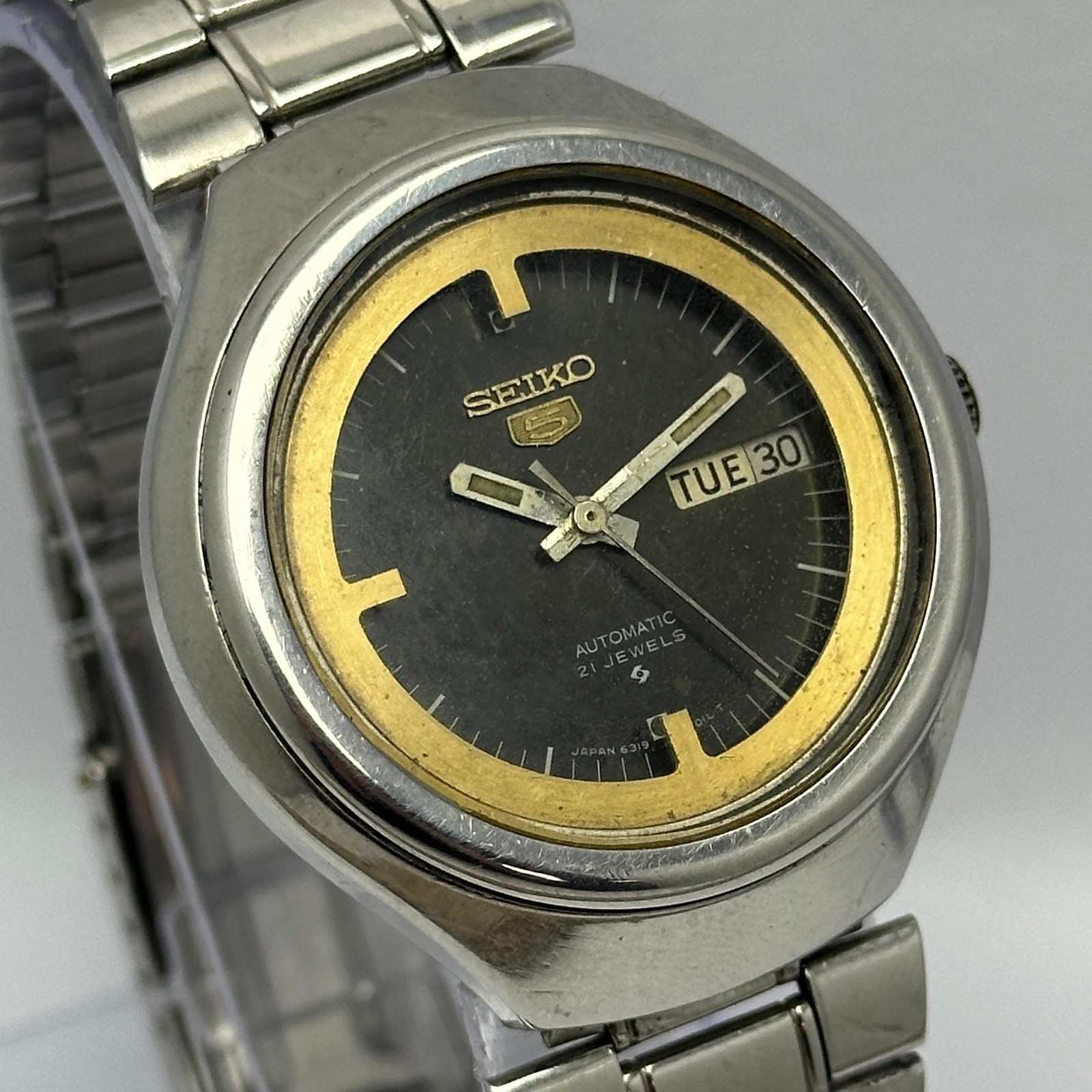 Seiko Vintage 5 Watch Day/date Automatic HSN172SGB5 Men’s 6319-7010 Helmet - VintageWatches.PK Seiko Vintage 5 Watch Day/date Automatic HSN172SGB5 Men’s 6319-7010 Helmet - vintagewatches.pk
