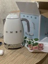 Smeg KLF04WHUK  Stainless Steel Variable Temperature Kettle 3D Logo - White