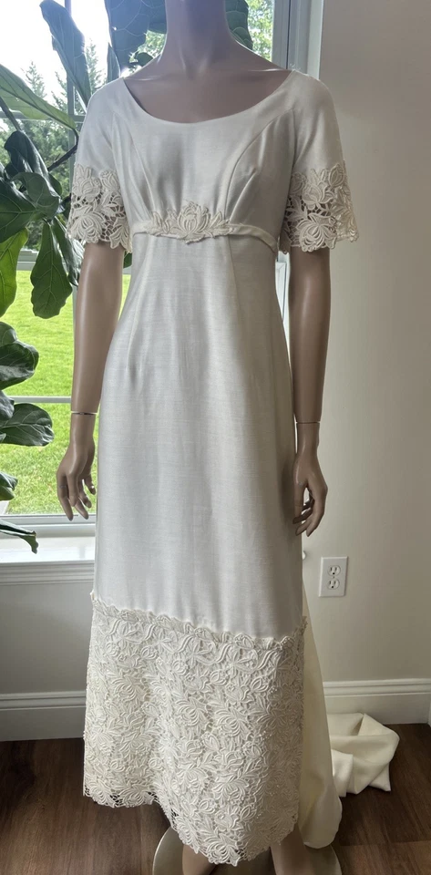 Vintage 1950’s Short Sleeved Ivory Linen Wedding Bridal Dress With A Train - Image 3 of 4