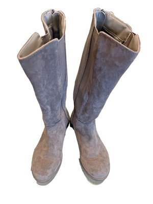 Steve Madden Knee High Brown Riding Boots w/Zipper on back,  Womens Size 4.5