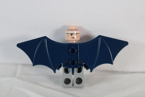 LEGO MINIFIGURE Batman Blue Gray Suit W/Wings T710 - Picture 5 of 5