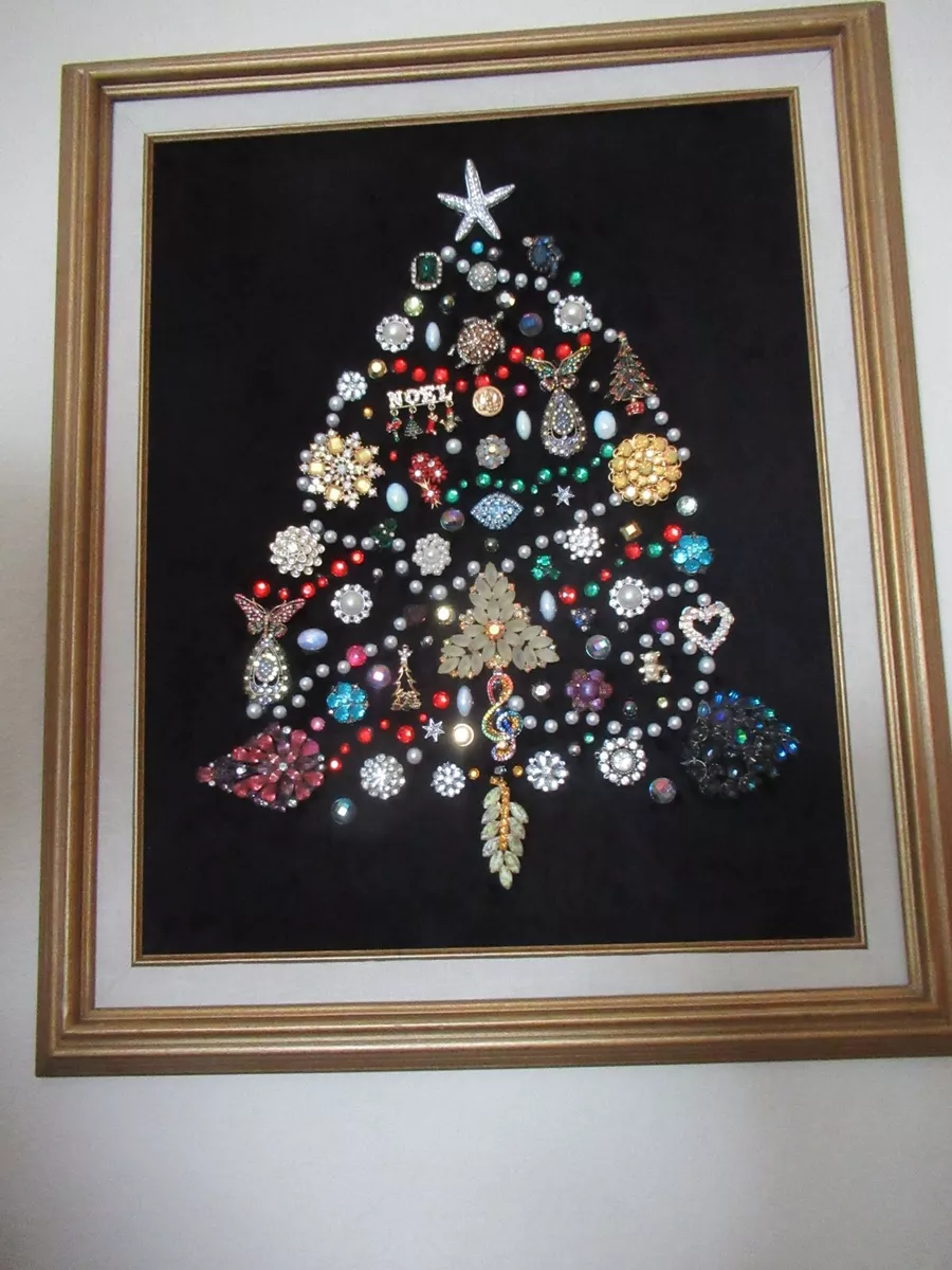 Costume jewelry christmas best sale tree