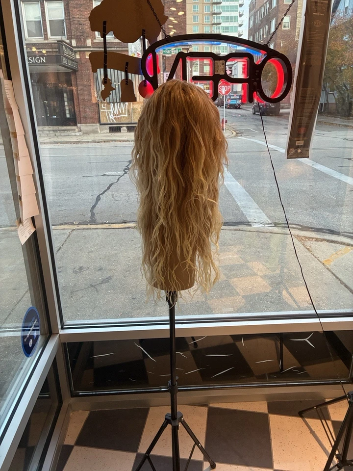 Peluca rubia playa 20 pulgadas HD frente de encaje Foto 3 de 4