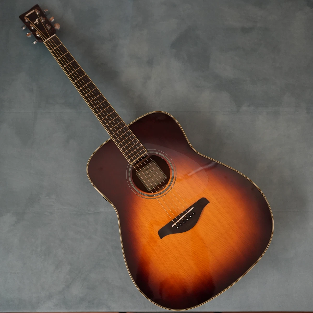 Guitarra acústica Yamaha FG-TA BS Trans Brown Sunburst