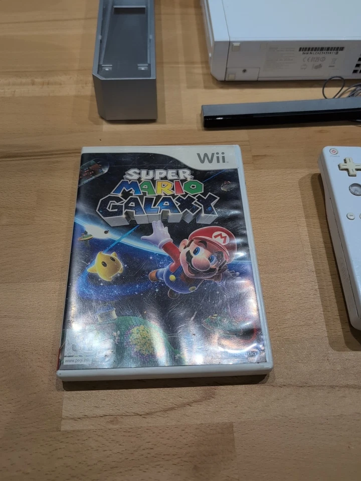 Console Nintendo WII 1 wiimote Et Nunchuck 1 Jeu Mario Galaxy  - Photo 3/3