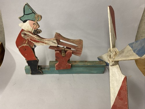 Vintage 1930-40 Folk Art Wood & Metal Whirligig Man Sawing a Log - Afbeelding 1 van 16