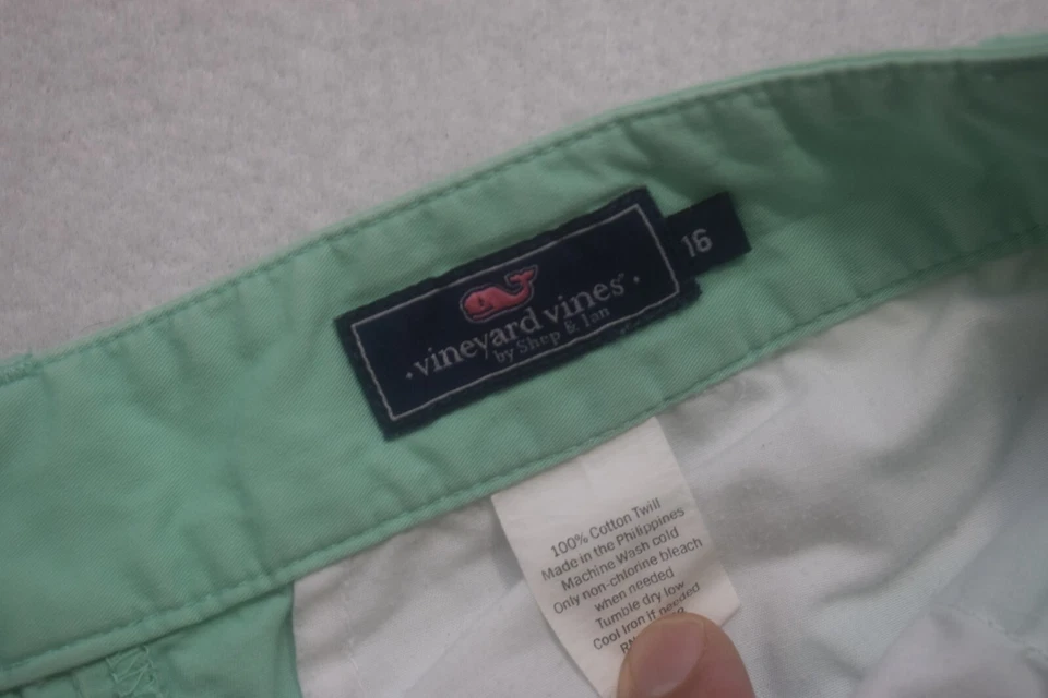 Vineyard Vines Whale Club shorts Teal Cotton Twill Boys Size 16 x 11" - Image 3 of 4