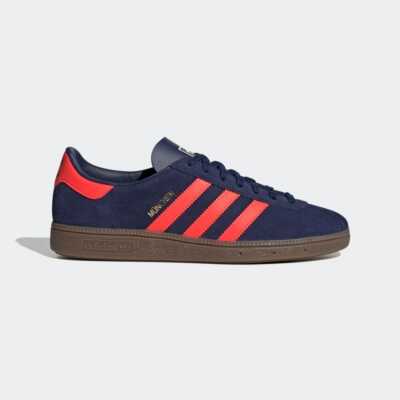 激レア　ミッキー　赤　青 adidas Originals MUNCHEN GY7400 Dark Blue Solar Red Gum | eBay