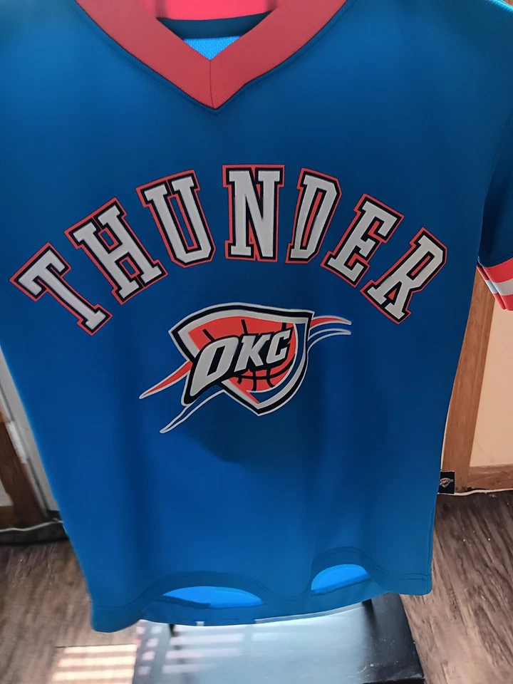 OKC Thunder NBA Westbrook Shirt Youth Size Small (8).  Very Good  - Image 2 of 4