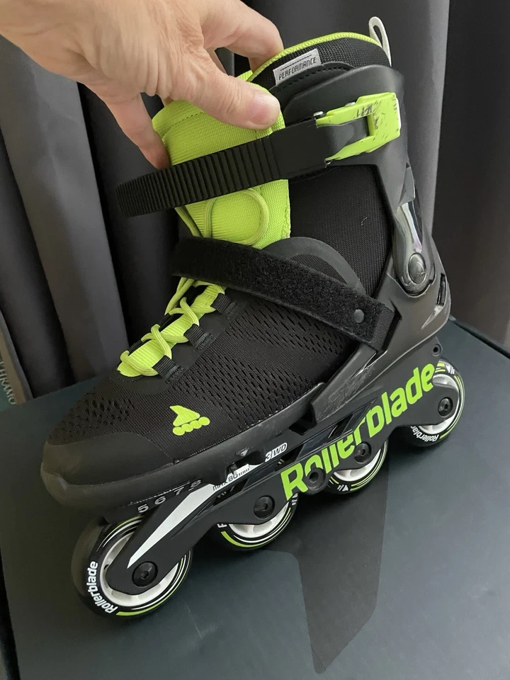 Patines en línea ajustables Rollerblade Microblade para niños talla 5-8 de EE. UU. Foto 3 de 4