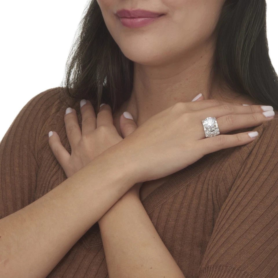 8,99 Cttw. Anillo de varias filas de circonitas cúbicas redondas de plata de ley chapada en platino Foto 4 de 4