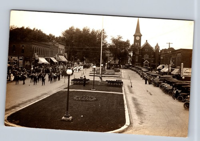 #ad Post Card Public Park Downtown Holley N.Y $15.00